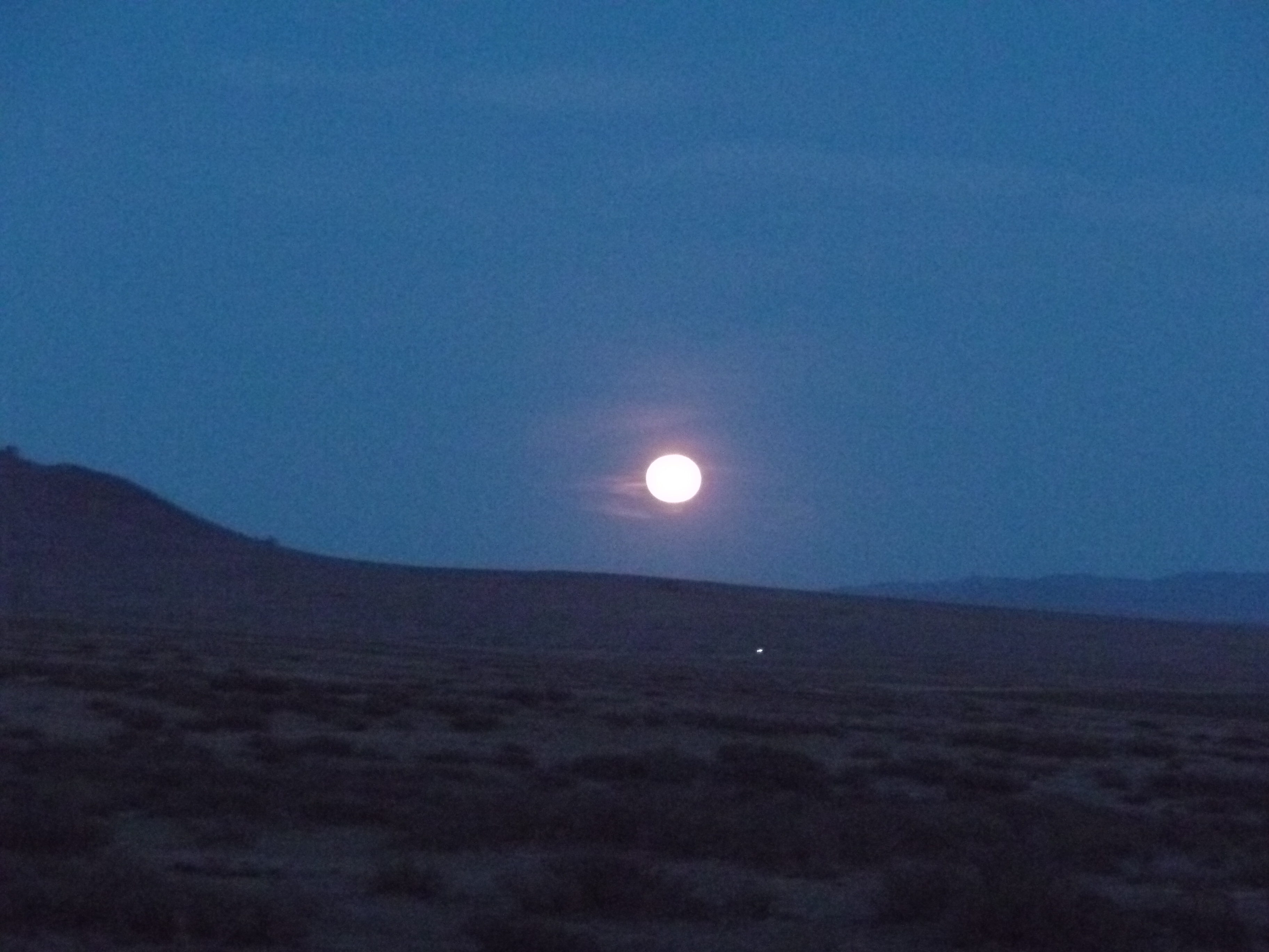 Mongolia_VersPetitGobi-lune