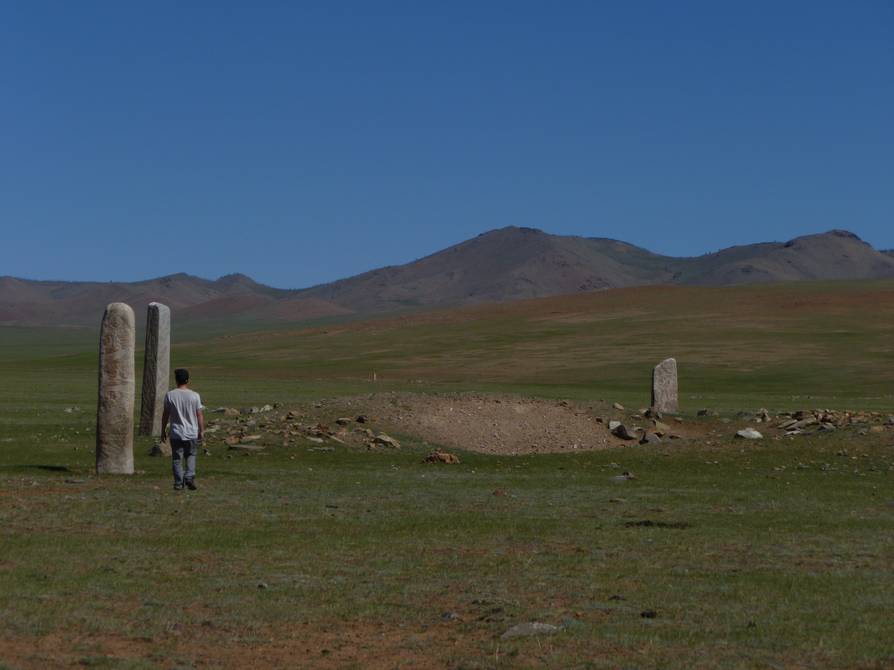 Mongolia_VersTsetserleg-pierresàcerfs5